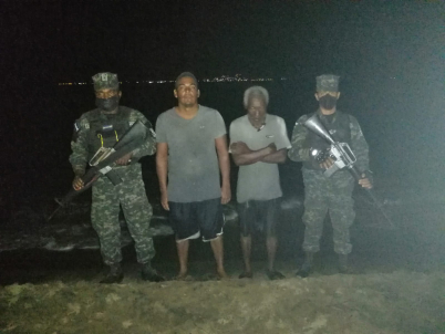 Fuerza Naval de Honduras rescata dos náufragos